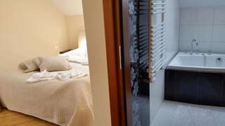 Отели типа «постель и завтрак» Pokoje Gościnne Dolce Vita Chełmno Двухместный номер Делюкс с 1 кроватью и балконом-1
